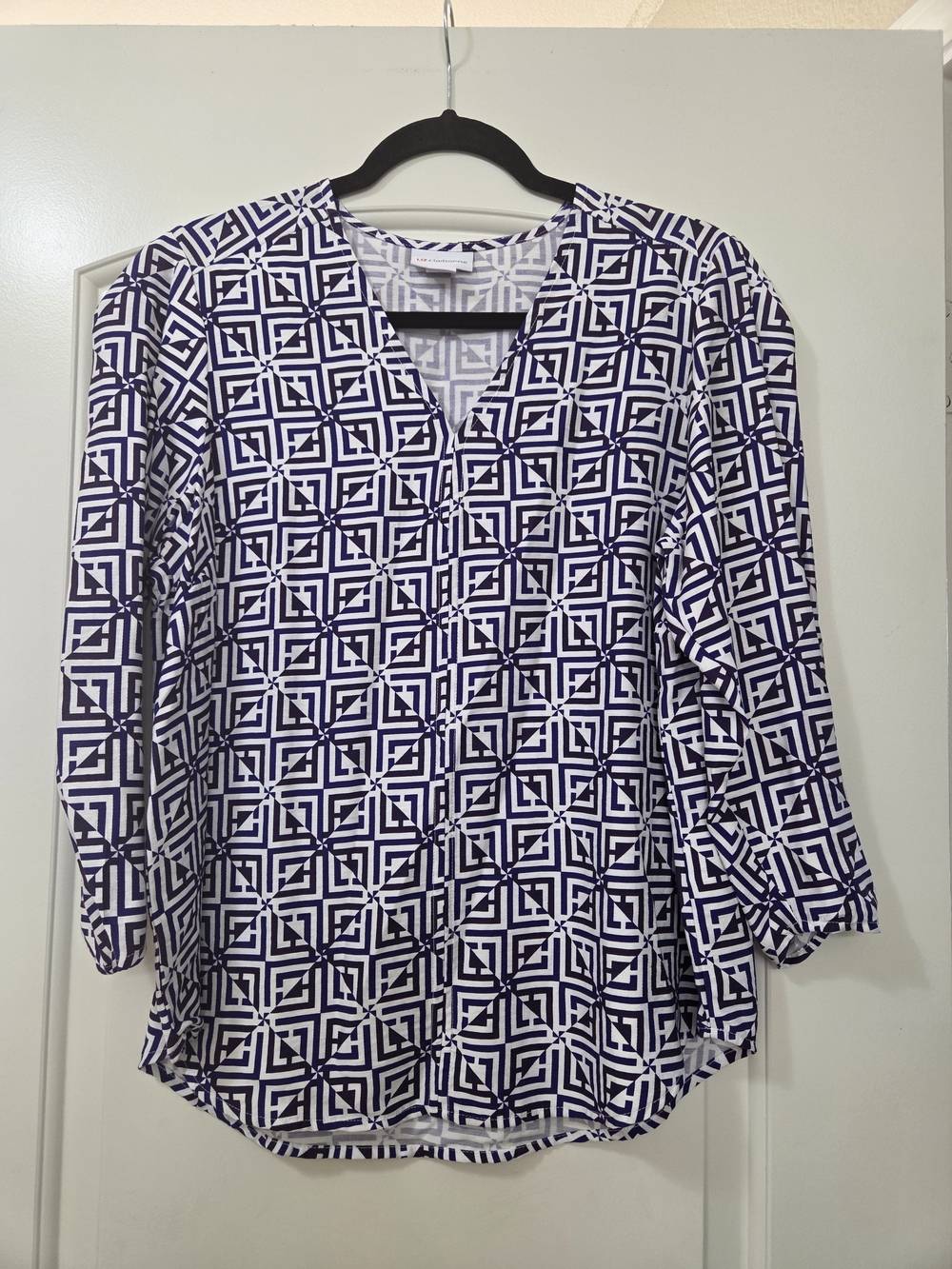 Liz Claiborne Navy and White Geometric V-Neck Blouse